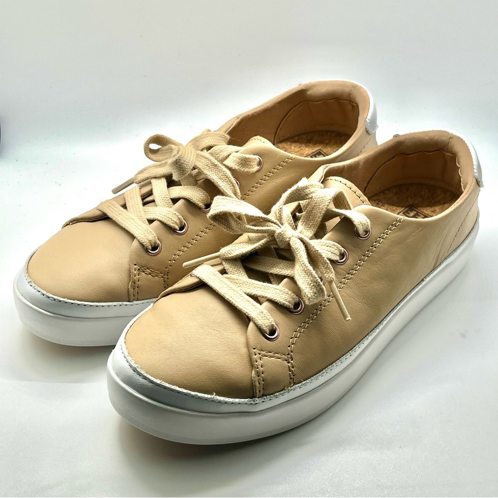 REEF Women’s Cushion Sunset Sneakers Size 7 Sand & White Leather Upper, Like New